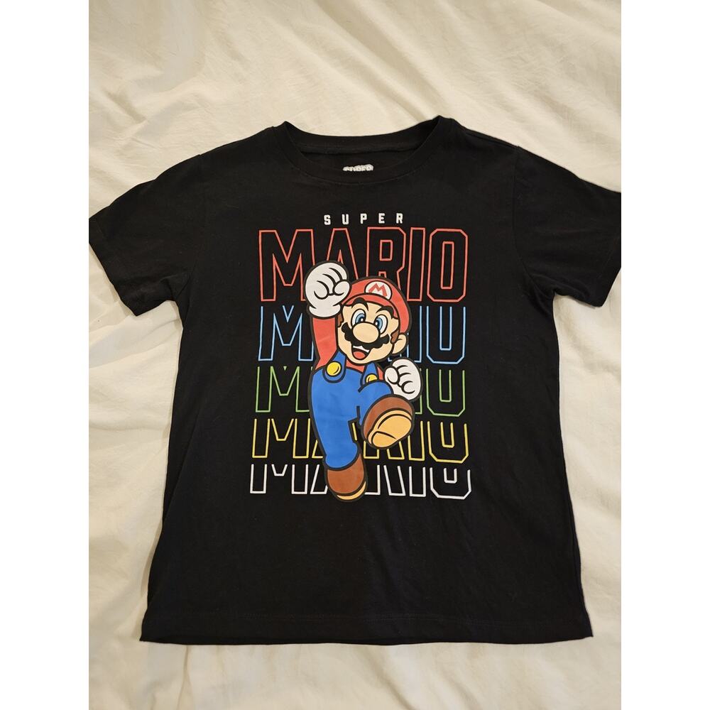 Super Mario Kids Medium Black Graphic T-Shirt‎ Mario Jumping Nintendo Tee